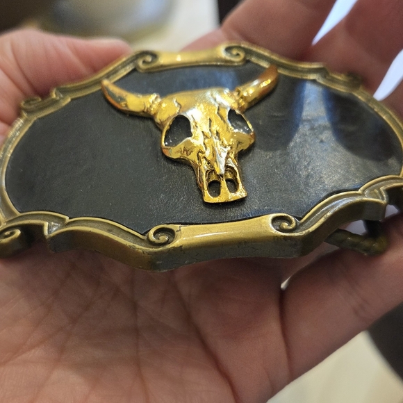 Vintage 1978 Raintree Black And Gold Belt Buckle With Bull Skull - Picture 6 of 6